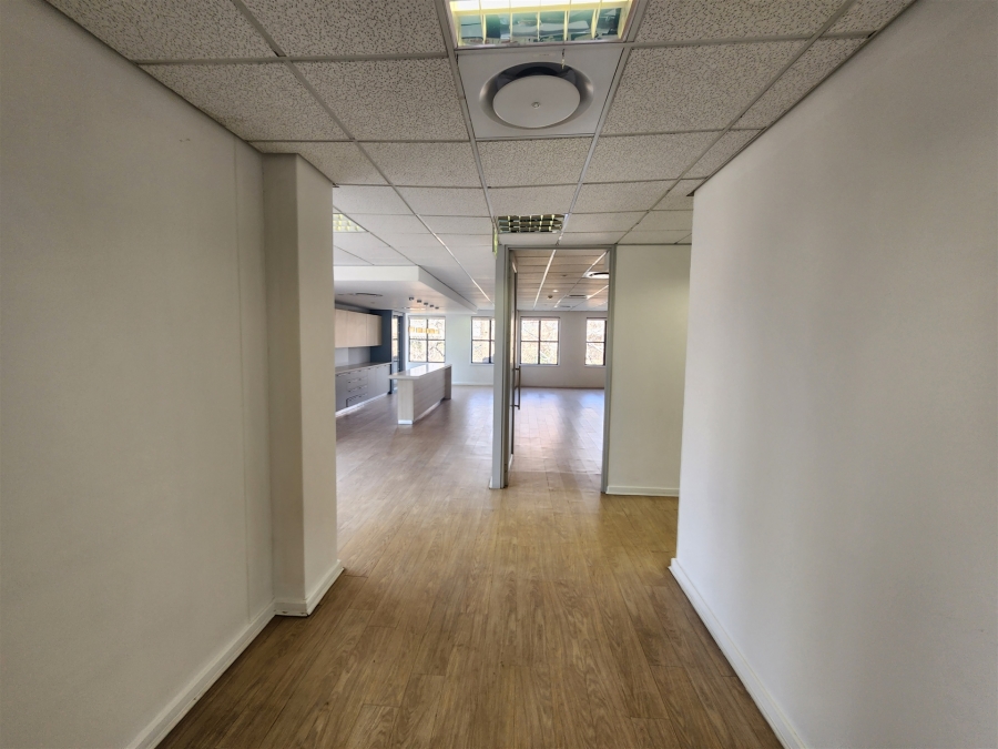 To Let Commercial Property for Rent in Barlow Park Gauteng