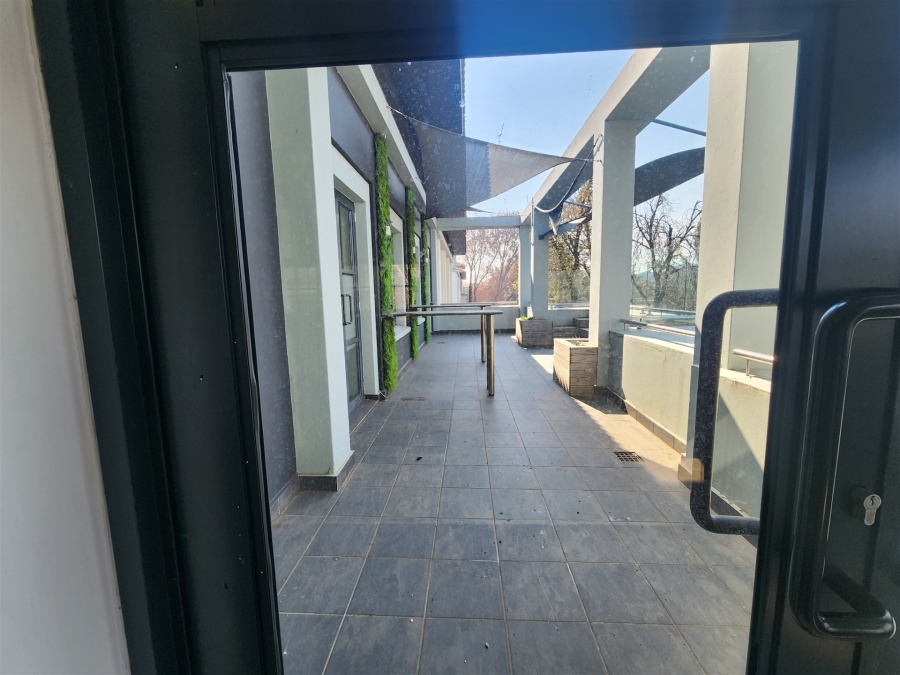 To Let Commercial Property for Rent in Barlow Park Gauteng