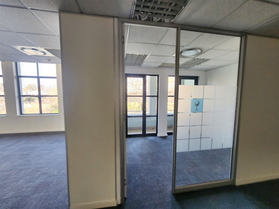 To Let Commercial Property for Rent in Barlow Park Gauteng