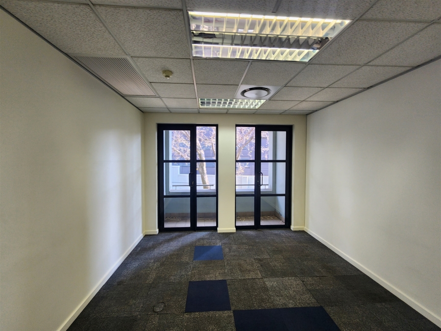 To Let Commercial Property for Rent in Barlow Park Gauteng