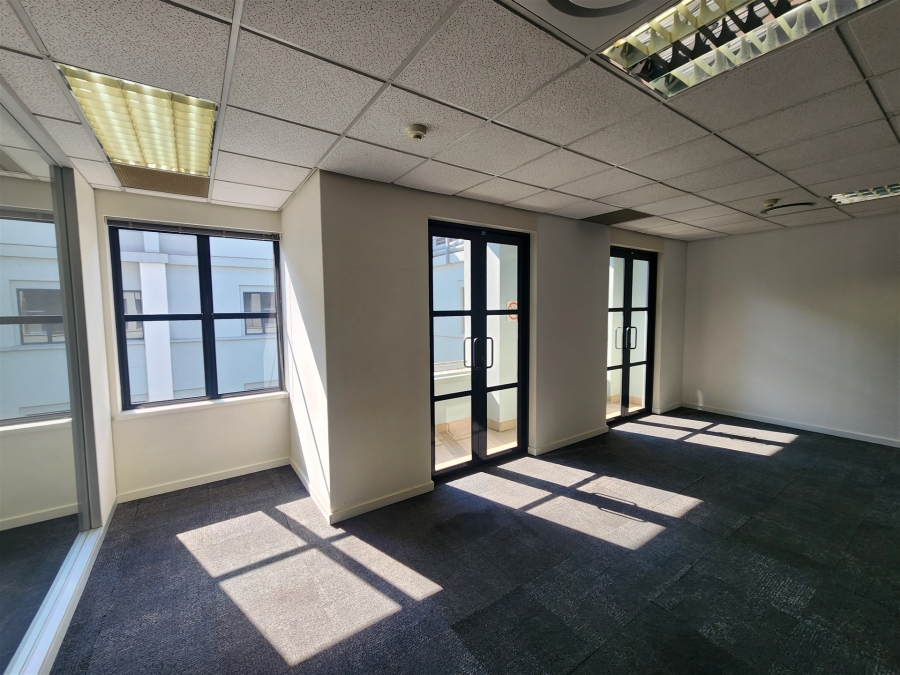 To Let Commercial Property for Rent in Barlow Park Gauteng