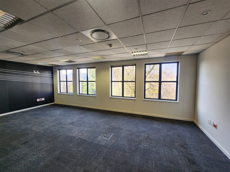 To Let Commercial Property for Rent in Barlow Park Gauteng