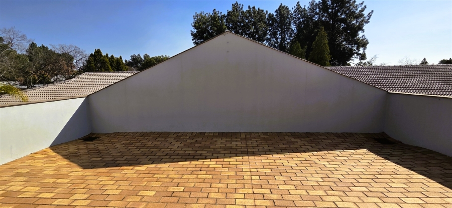 To Let Commercial Property for Rent in Bryanston Gauteng