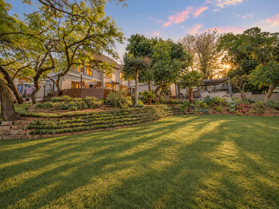 4 Bedroom Property for Sale in Faerie Glen Gauteng
