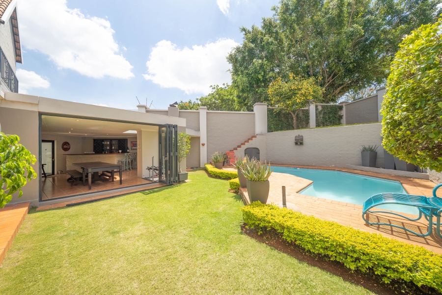 4 Bedroom Property for Sale in Faerie Glen Gauteng