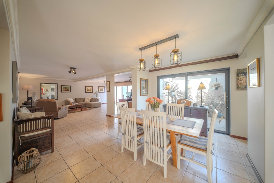 4 Bedroom Property for Sale in Faerie Glen Gauteng