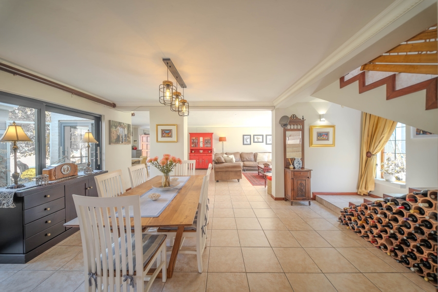 4 Bedroom Property for Sale in Faerie Glen Gauteng