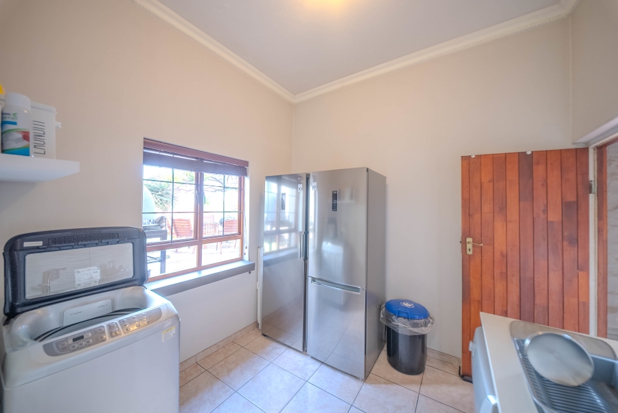4 Bedroom Property for Sale in Faerie Glen Gauteng