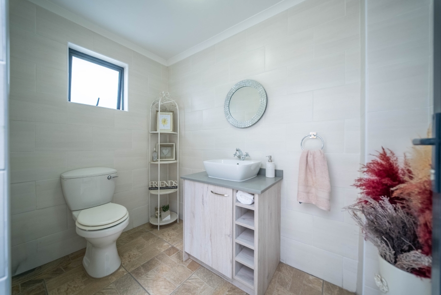 4 Bedroom Property for Sale in Faerie Glen Gauteng