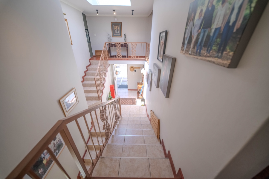 4 Bedroom Property for Sale in Faerie Glen Gauteng