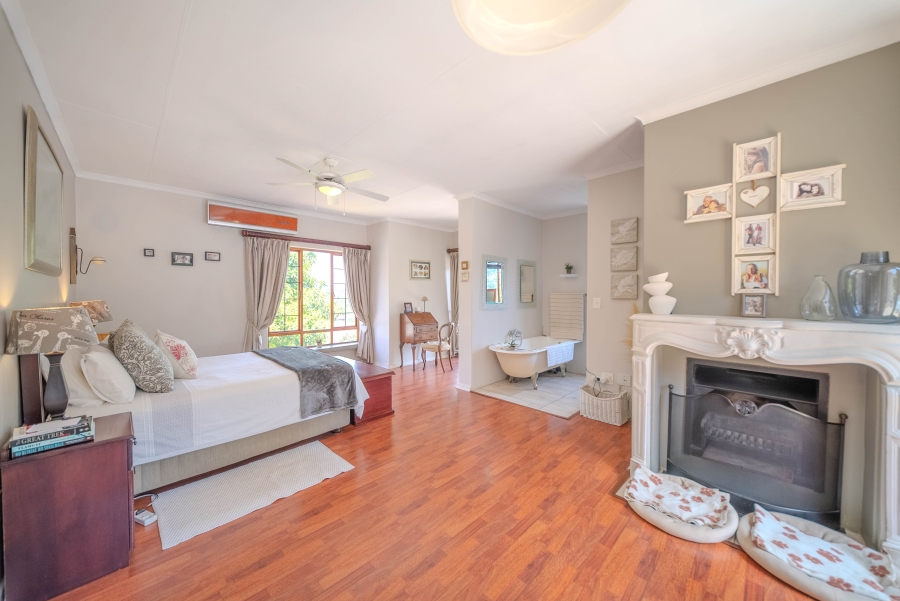 4 Bedroom Property for Sale in Faerie Glen Gauteng