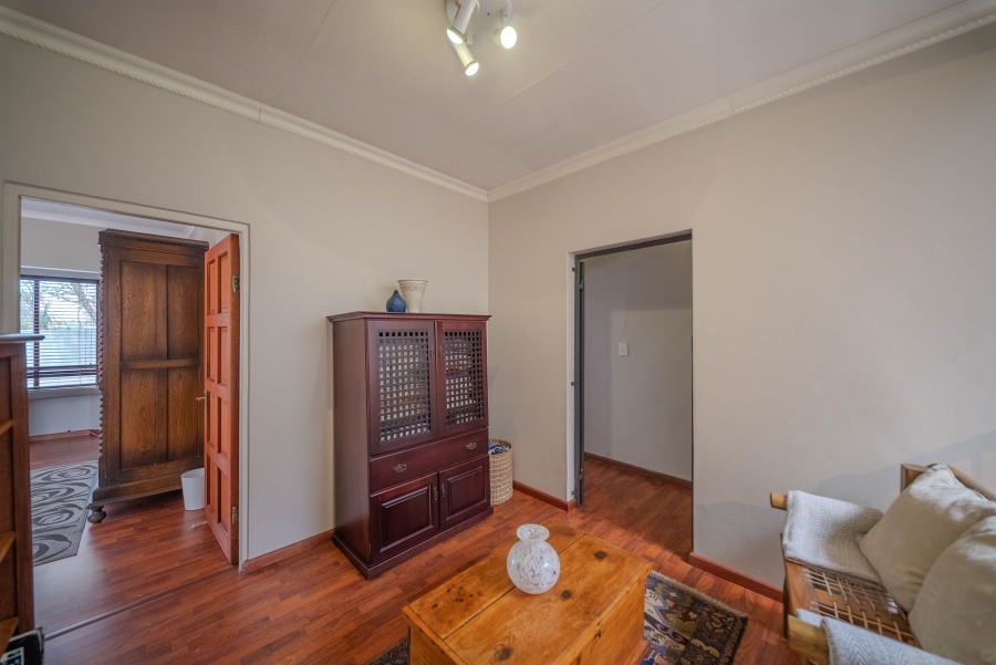 4 Bedroom Property for Sale in Faerie Glen Gauteng
