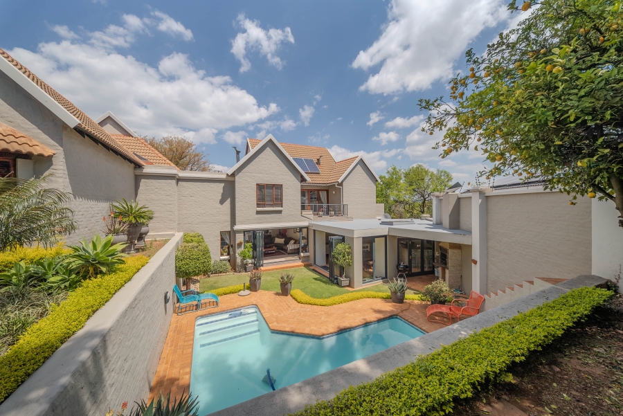 4 Bedroom Property for Sale in Faerie Glen Gauteng