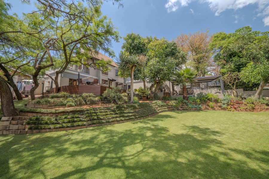 4 Bedroom Property for Sale in Faerie Glen Gauteng