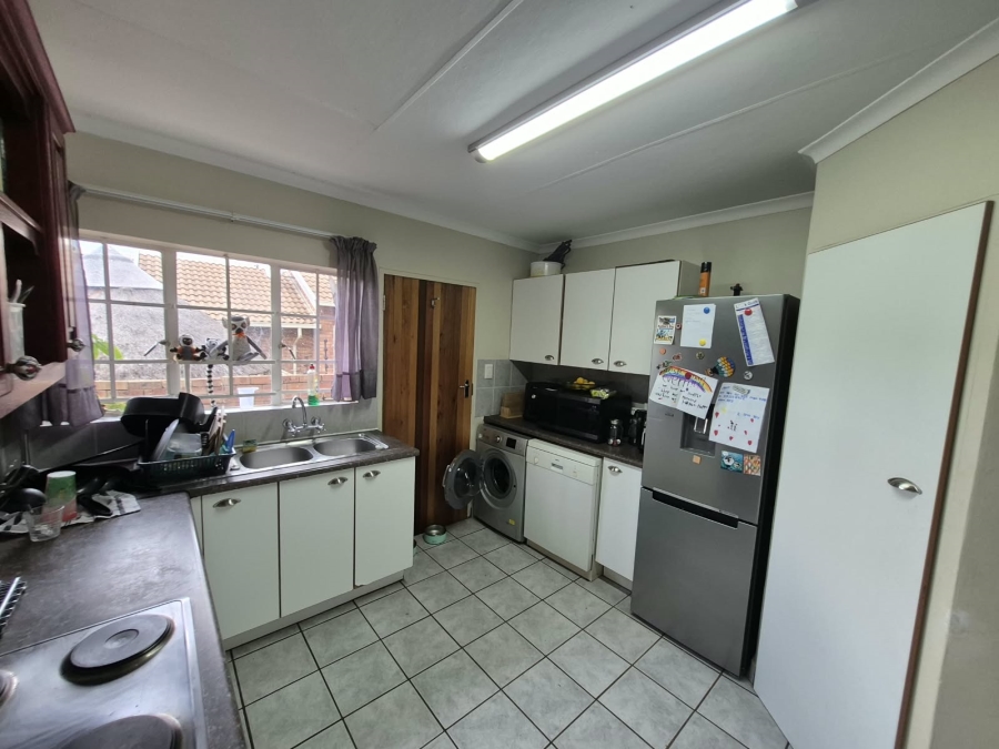 To Let 3 Bedroom Property for Rent in Faerie Glen Gauteng