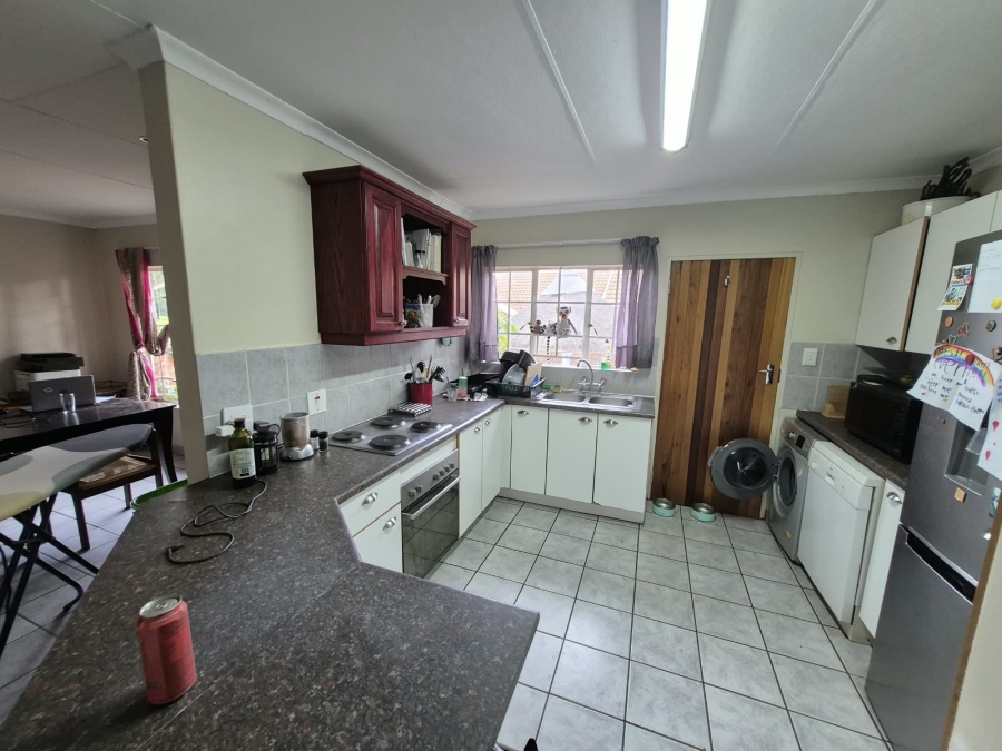 To Let 3 Bedroom Property for Rent in Faerie Glen Gauteng