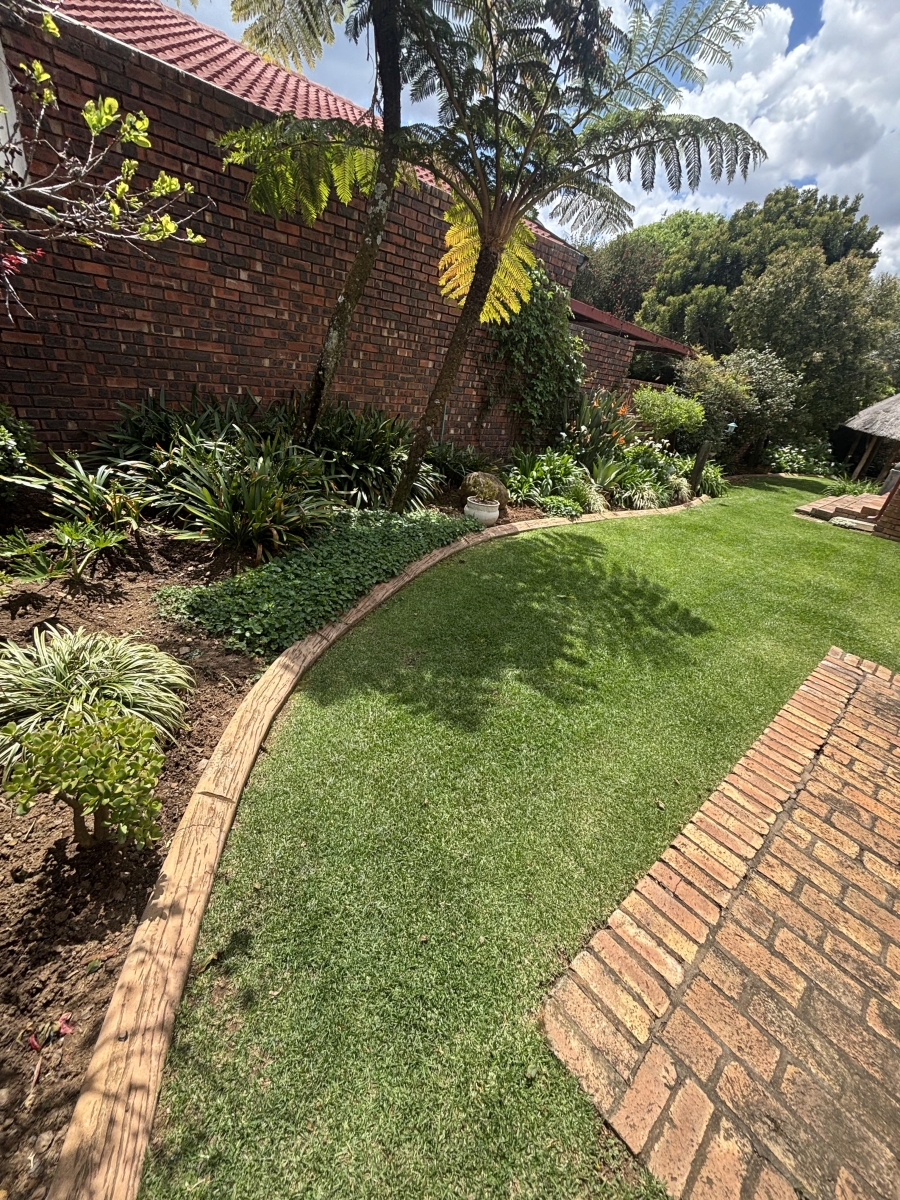To Let 3 Bedroom Property for Rent in Garsfontein Gauteng