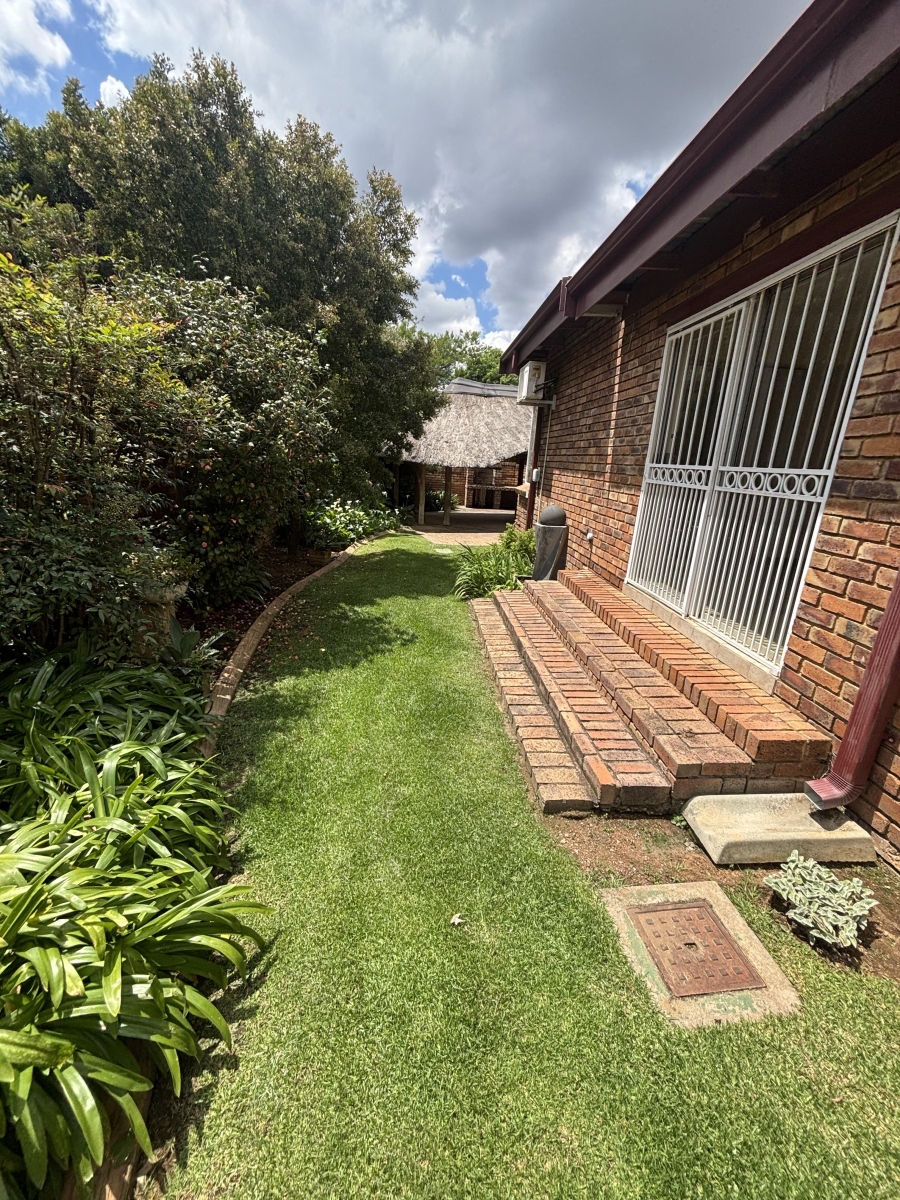 To Let 3 Bedroom Property for Rent in Garsfontein Gauteng