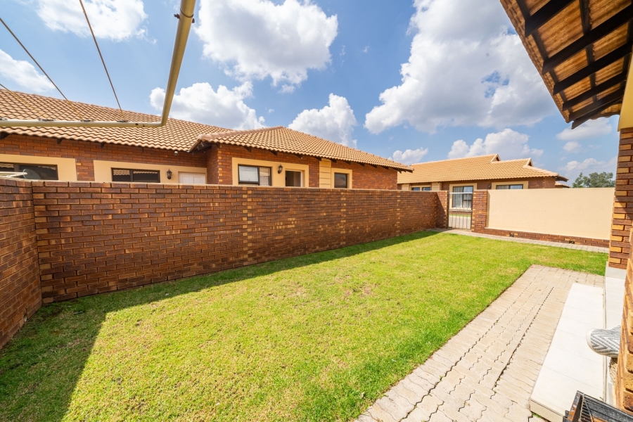 2 Bedroom Property for Sale in Helderwyk Gauteng