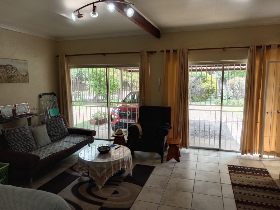 To Let 1 Bedroom Property for Rent in Aston Manor Gauteng