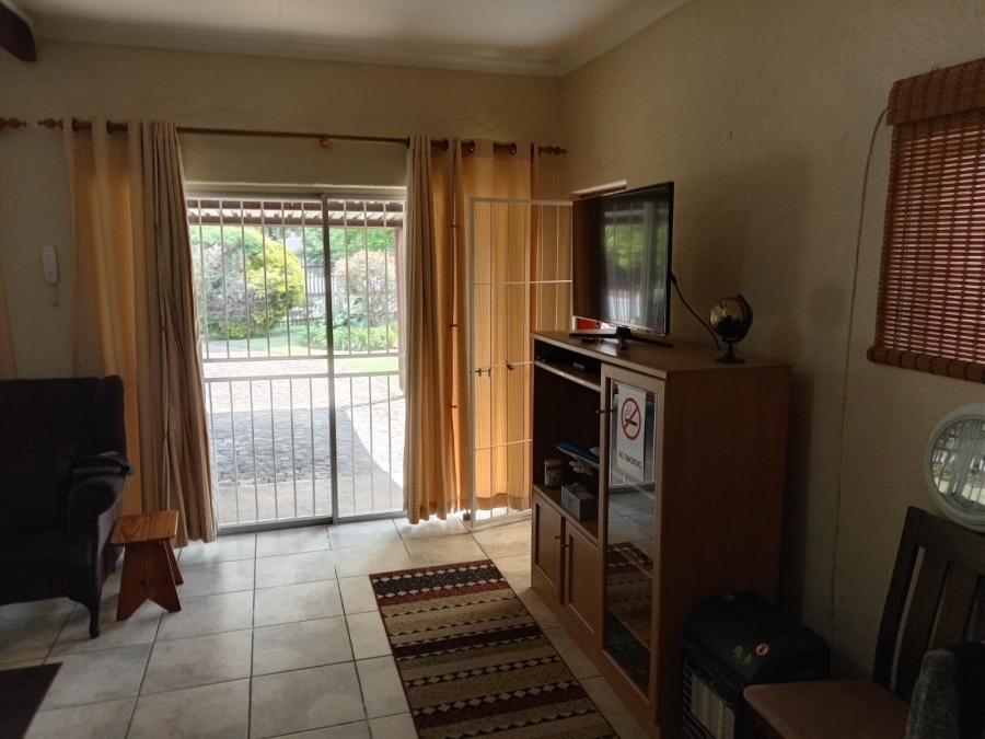 To Let 1 Bedroom Property for Rent in Aston Manor Gauteng