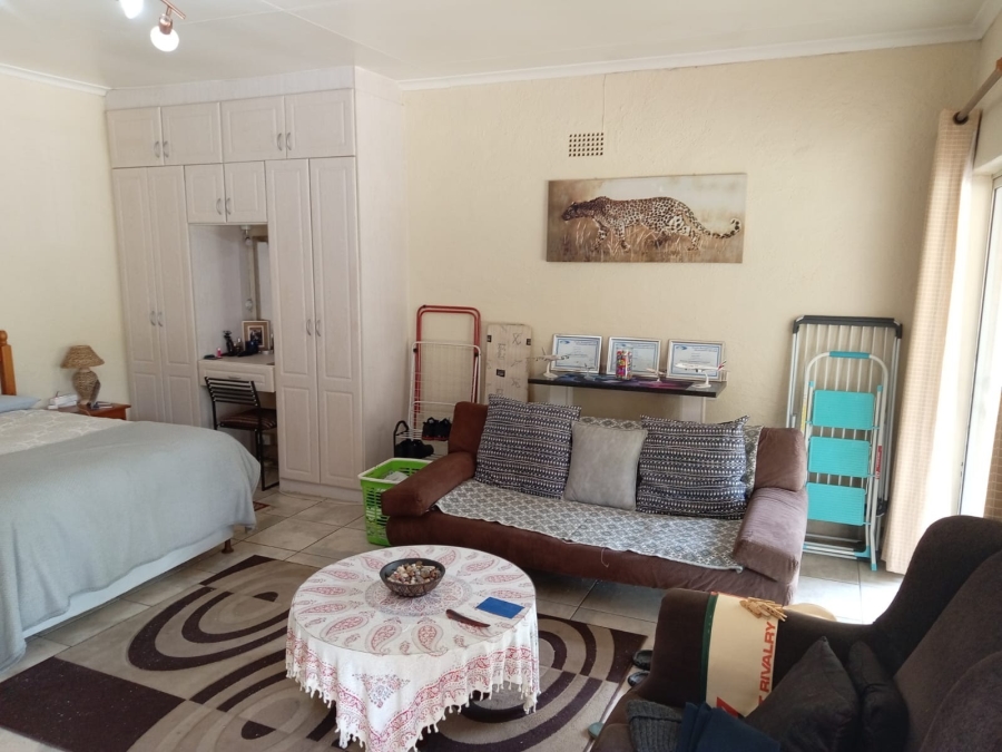 To Let 1 Bedroom Property for Rent in Aston Manor Gauteng