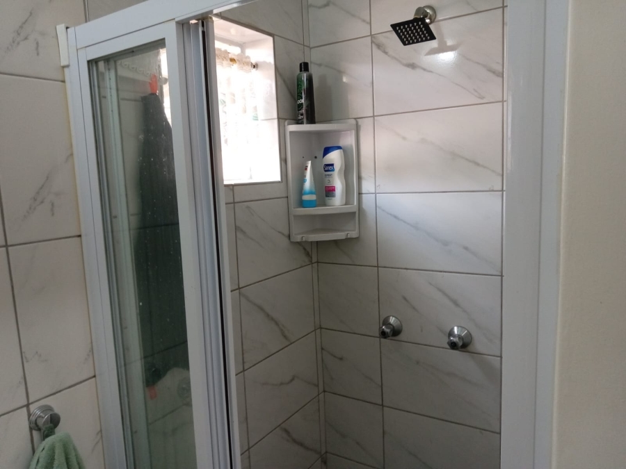 To Let 1 Bedroom Property for Rent in Aston Manor Gauteng