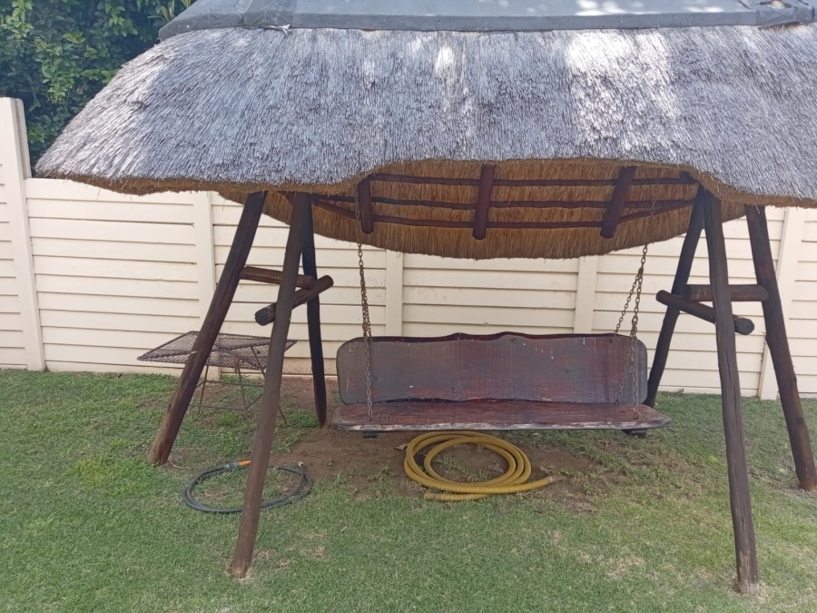 To Let 1 Bedroom Property for Rent in Aston Manor Gauteng