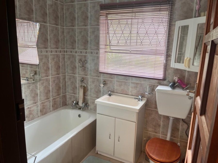 3 Bedroom Property for Sale in Mondeor Gauteng