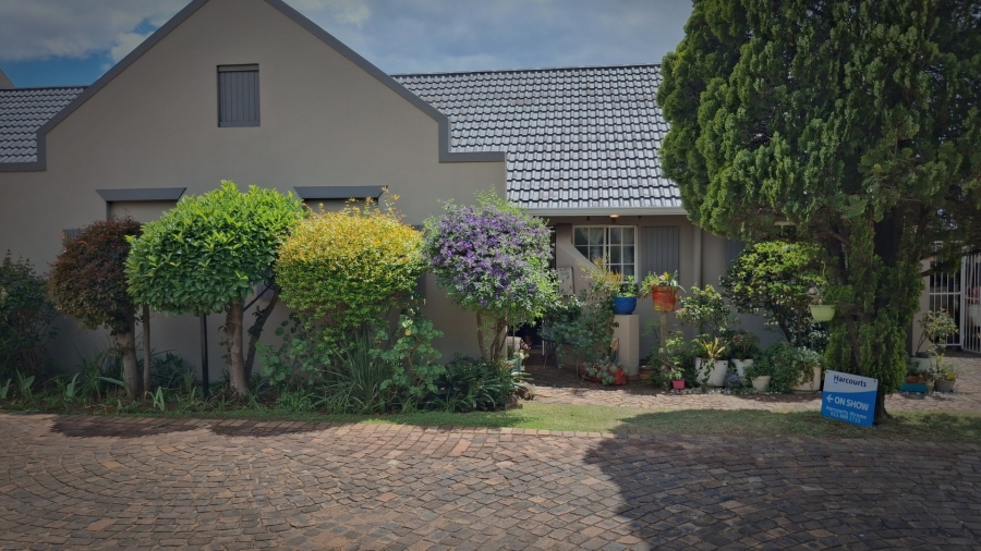 2 Bedroom Property for Sale in Albertsdal Gauteng