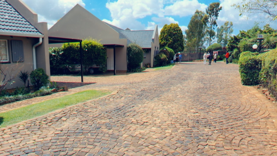 2 Bedroom Property for Sale in Albertsdal Gauteng