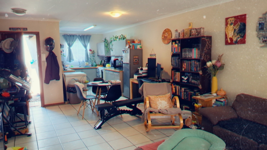 2 Bedroom Property for Sale in Albertsdal Gauteng