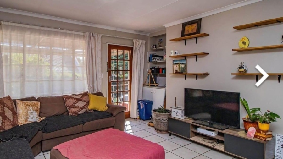 2 Bedroom Property for Sale in Albertsdal Gauteng