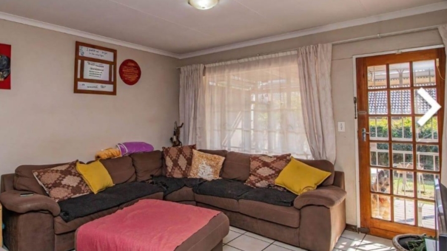 2 Bedroom Property for Sale in Albertsdal Gauteng