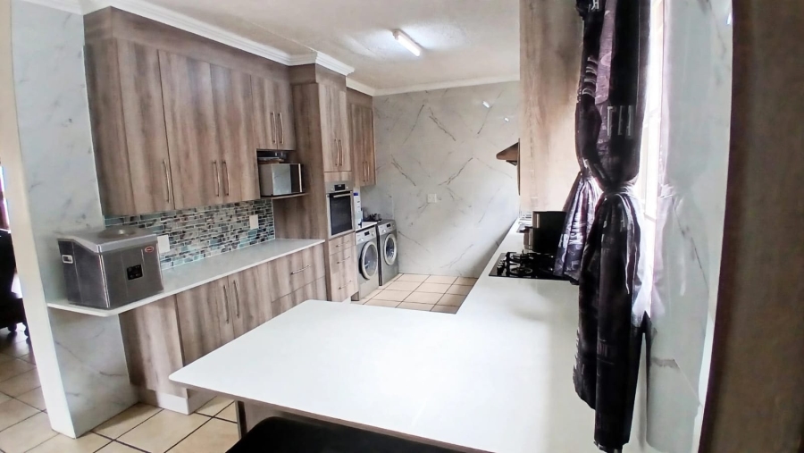3 Bedroom Property for Sale in The Reeds Gauteng