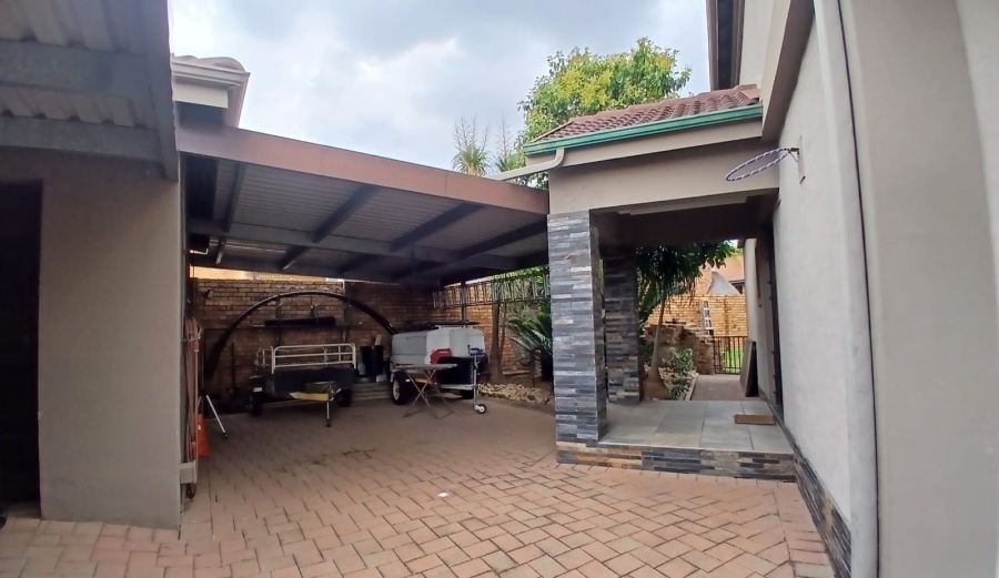 3 Bedroom Property for Sale in The Reeds Gauteng