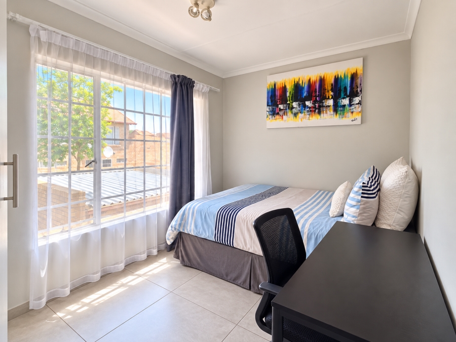 2 Bedroom Property for Sale in The Reeds Gauteng
