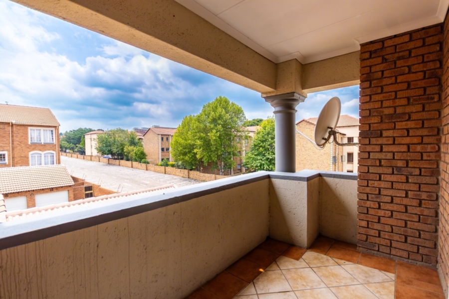 2 Bedroom Property for Sale in Die Hoewes Gauteng