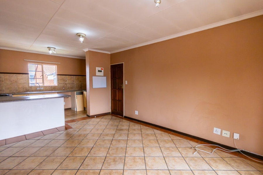 2 Bedroom Property for Sale in Die Hoewes Gauteng