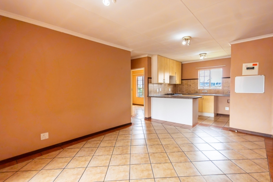 2 Bedroom Property for Sale in Die Hoewes Gauteng