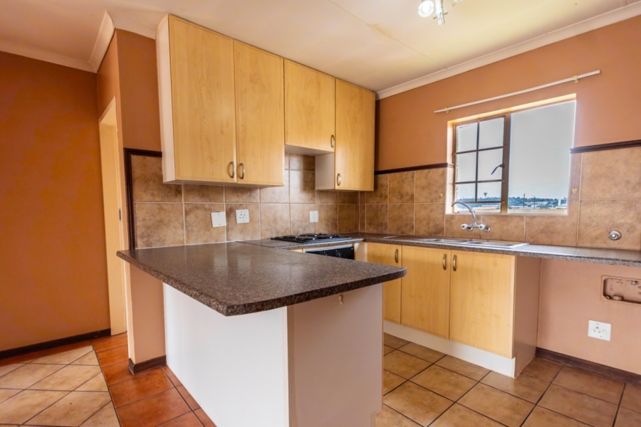 2 Bedroom Property for Sale in Die Hoewes Gauteng