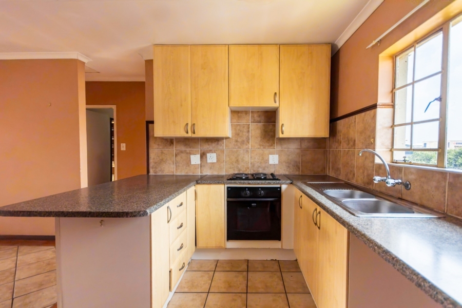 2 Bedroom Property for Sale in Die Hoewes Gauteng