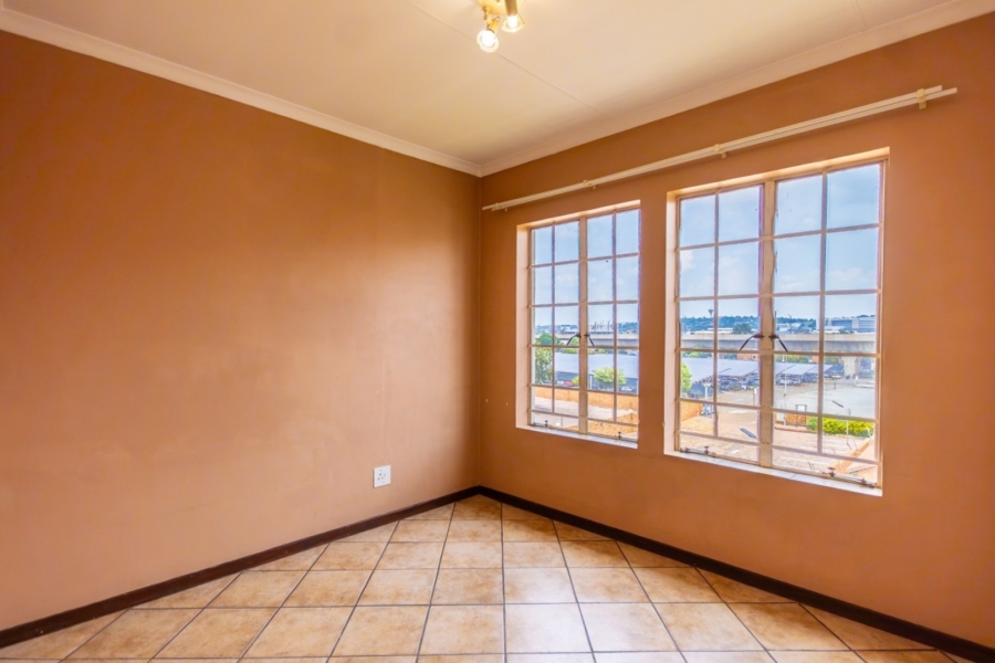 2 Bedroom Property for Sale in Die Hoewes Gauteng