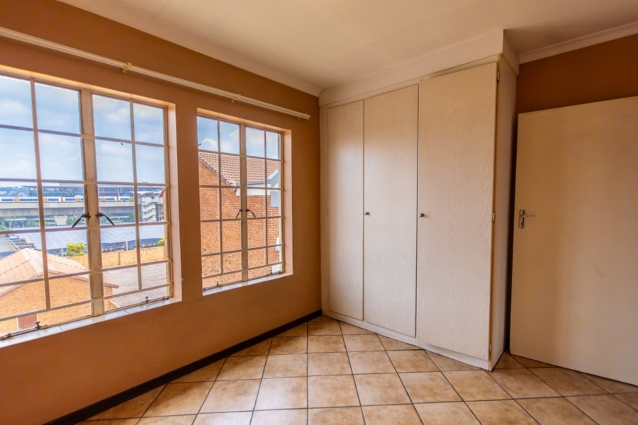 2 Bedroom Property for Sale in Die Hoewes Gauteng