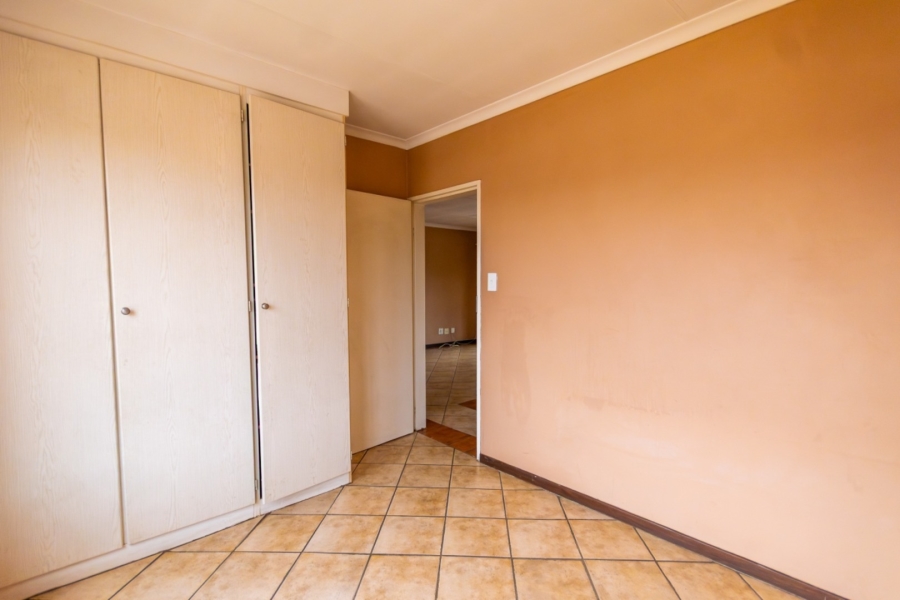 2 Bedroom Property for Sale in Die Hoewes Gauteng