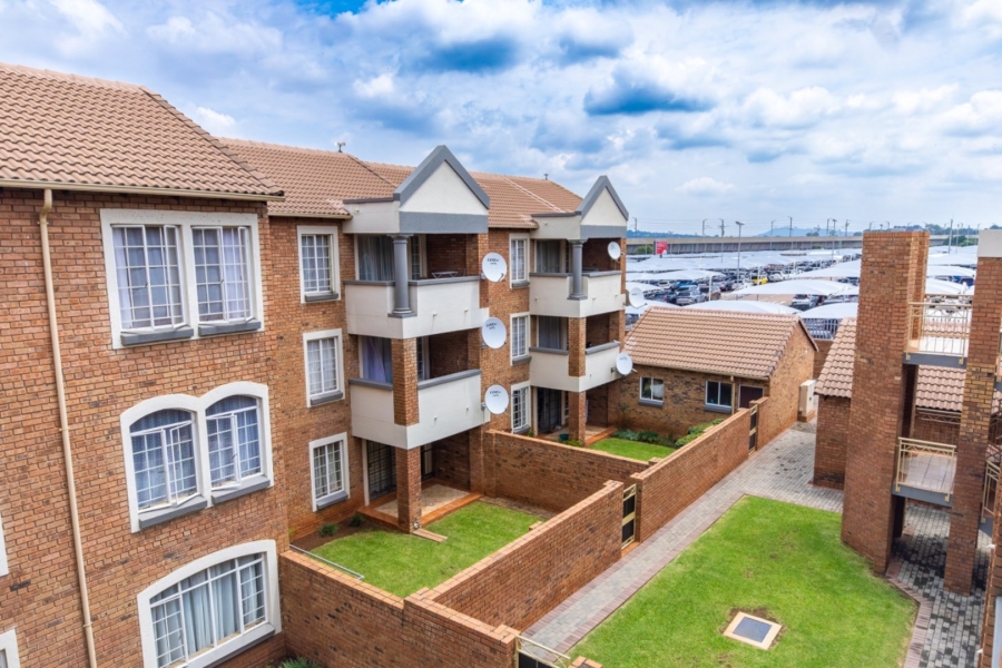2 Bedroom Property for Sale in Die Hoewes Gauteng