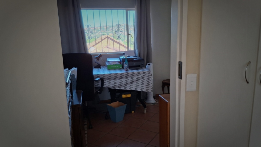2 Bedroom Property for Sale in Bassonia Gauteng
