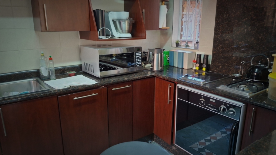 2 Bedroom Property for Sale in Bassonia Gauteng