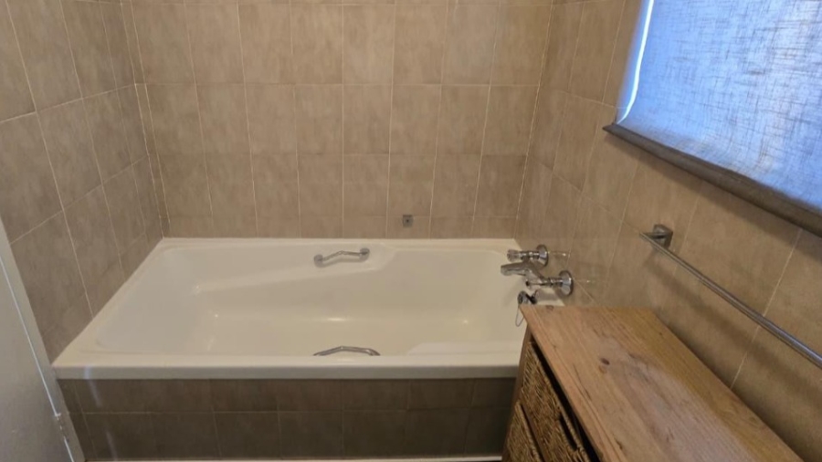 2 Bedroom Property for Sale in Bassonia Gauteng