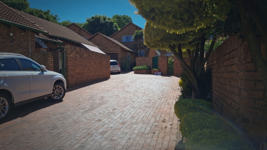 3 Bedroom Property for Sale in Bassonia Gauteng